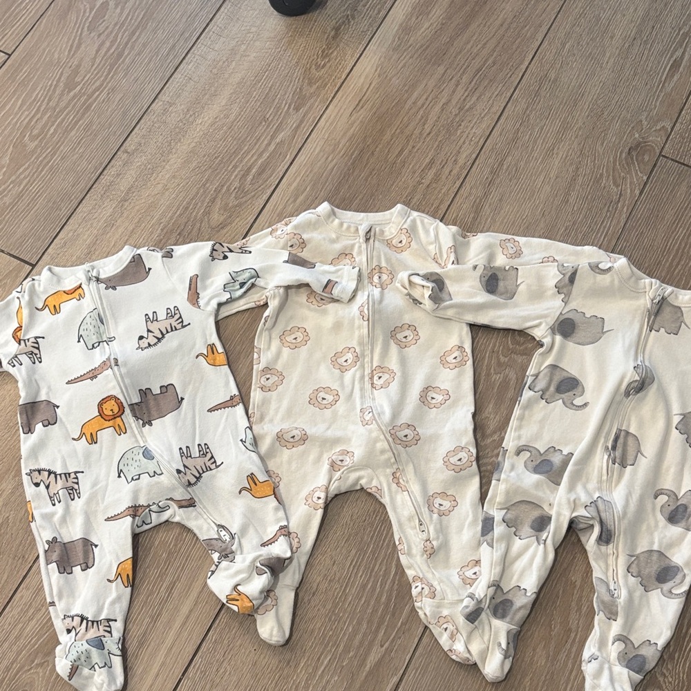 Old Navy Kids Animal Print Footies - Multicolor